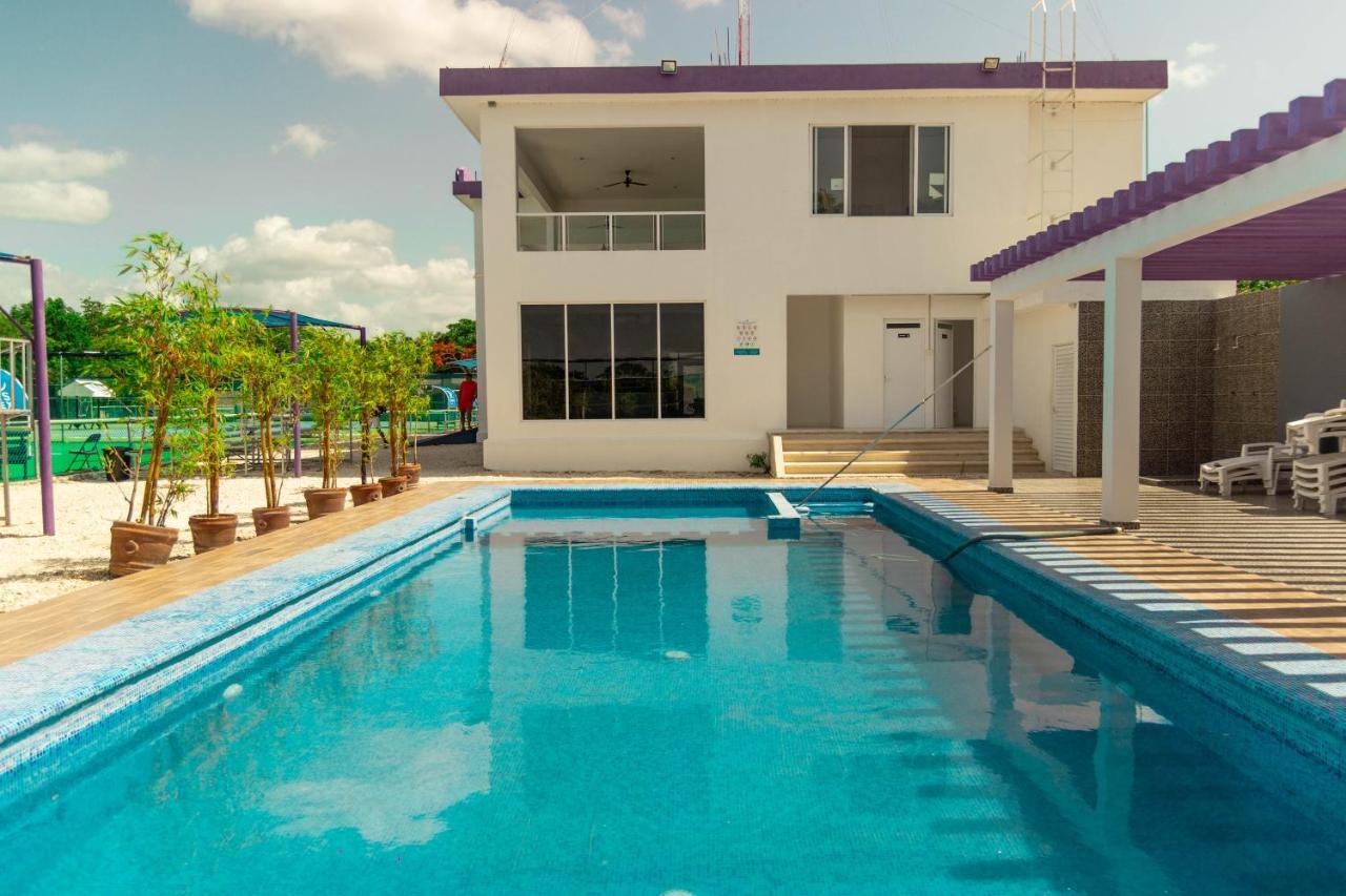 Cancun Tennis Inn Cancún Exteriör bild